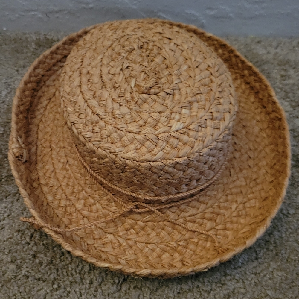 Helen Kaminski 100% Raffia Hat
